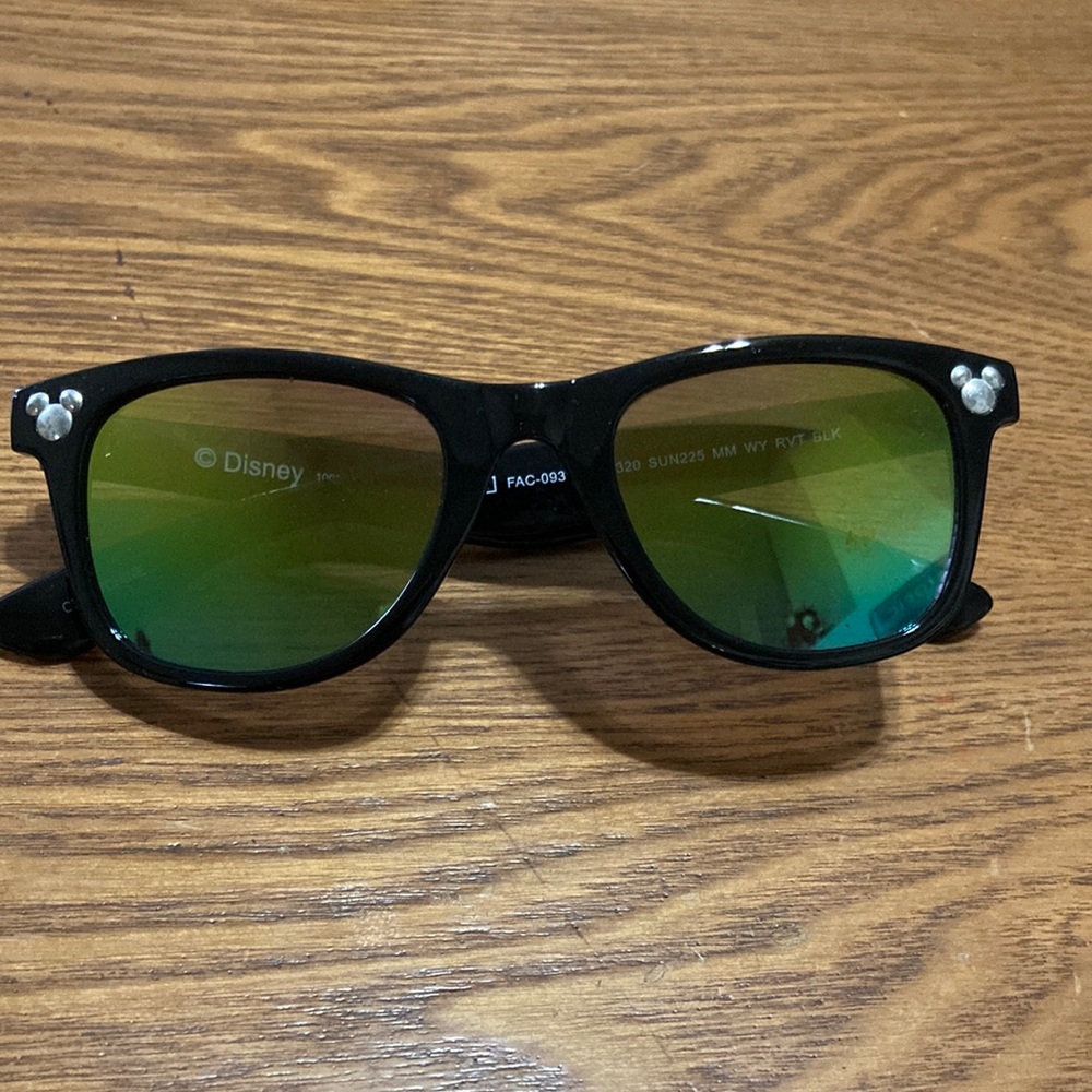 🟠🟠 Disney Mickey Icon Wayfarer Sunglasses